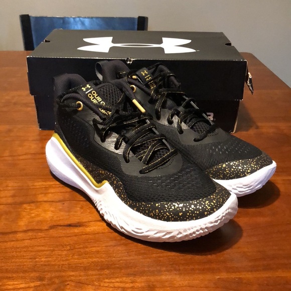 Womens Under Armour 3024594-002 Flow Breakthru 2 basketball shoes - Picture 2 of 12